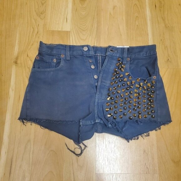 ➤ Levi's® Red Tab Cut Off Studs Shorts RP 4 LF ➤ Rihanna‘s Ragged Priest  ➤ Navy - Picture 2 of 14